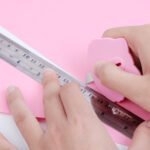 Weibo Cute Cat-Shaped Mini Safety Box Cutter WB-1225 – Auto-Rebound Utility Knife for Office, School & Craft Use - Image 2